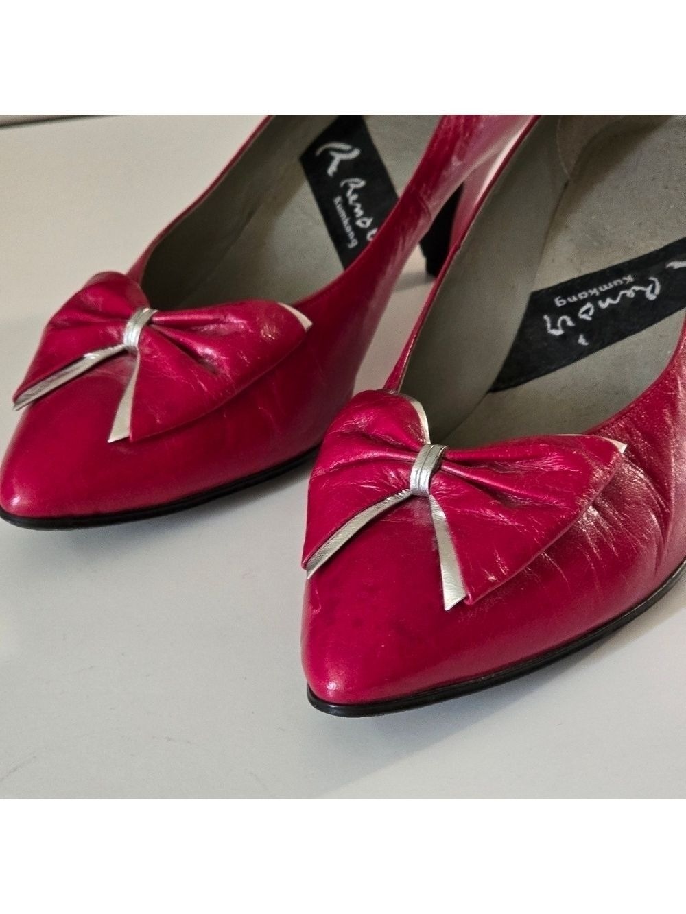 Vintage 80s leather pointed toe pumps with bow - Picture 2 of 12